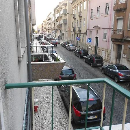 Campolide 3 Assoalhadas Lägenhet *